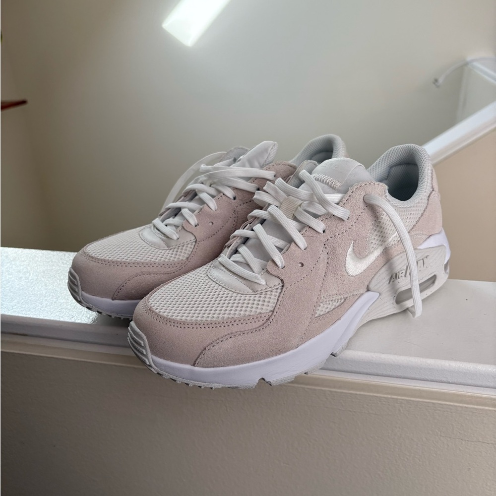 Nike Air Max - White and Cream sneaks- NEW